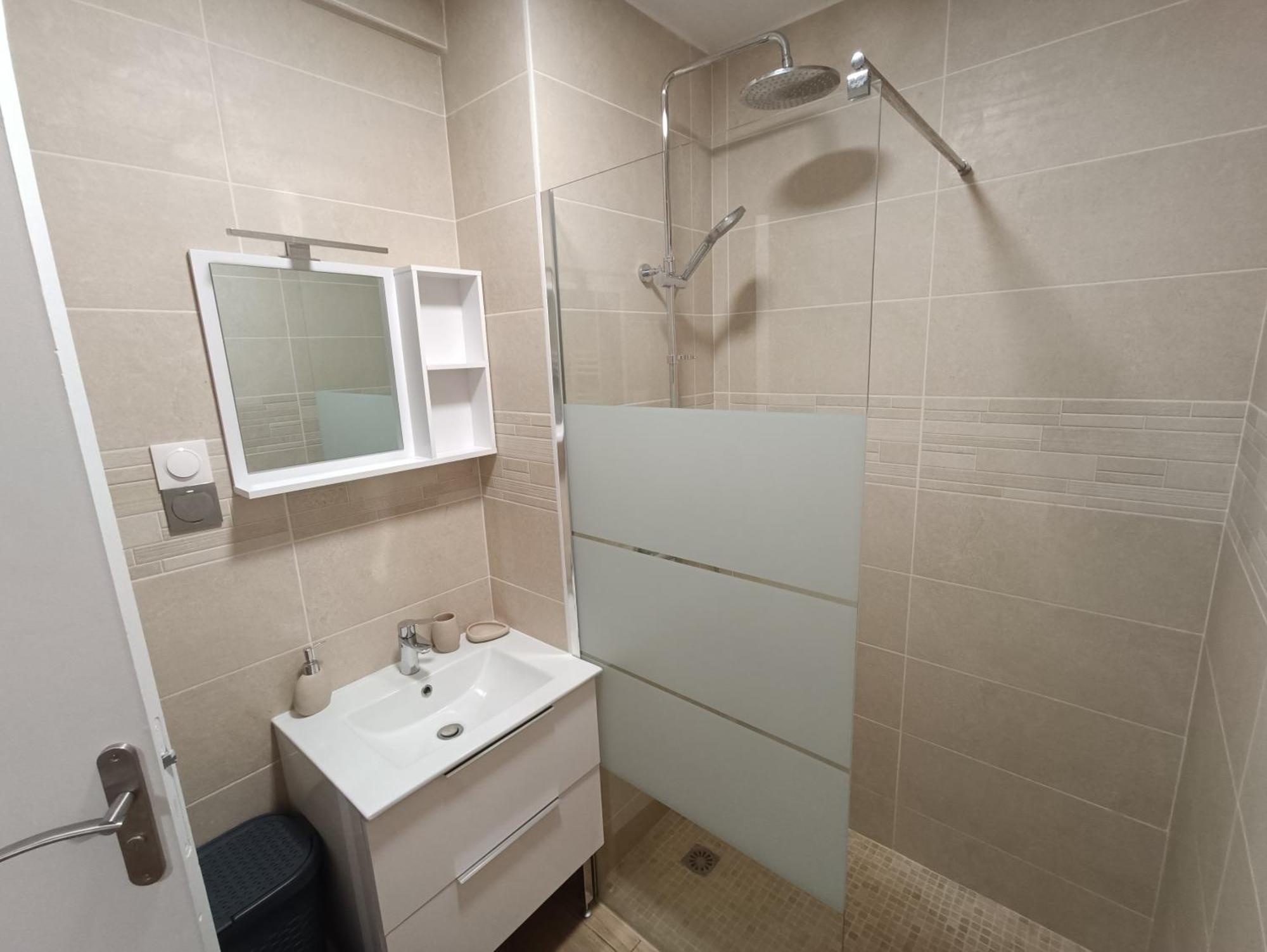 Appartements Et Studio Renoves En 2022, Intra Muros Αβινιόν Εξωτερικό φωτογραφία