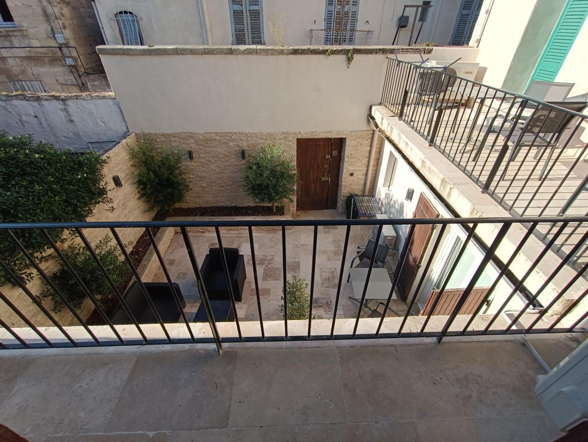 Appartements Et Studio Renoves En 2022, Intra Muros Αβινιόν Εξωτερικό φωτογραφία